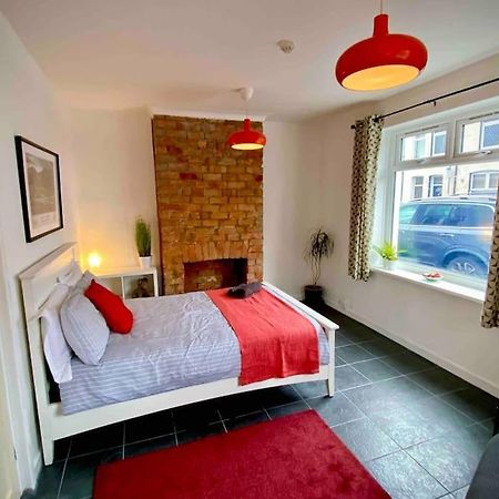 Brickworks - 2 Bedrooms, 15 Mins Walk To The Centre, With Garden 卡迪夫 外观 照片