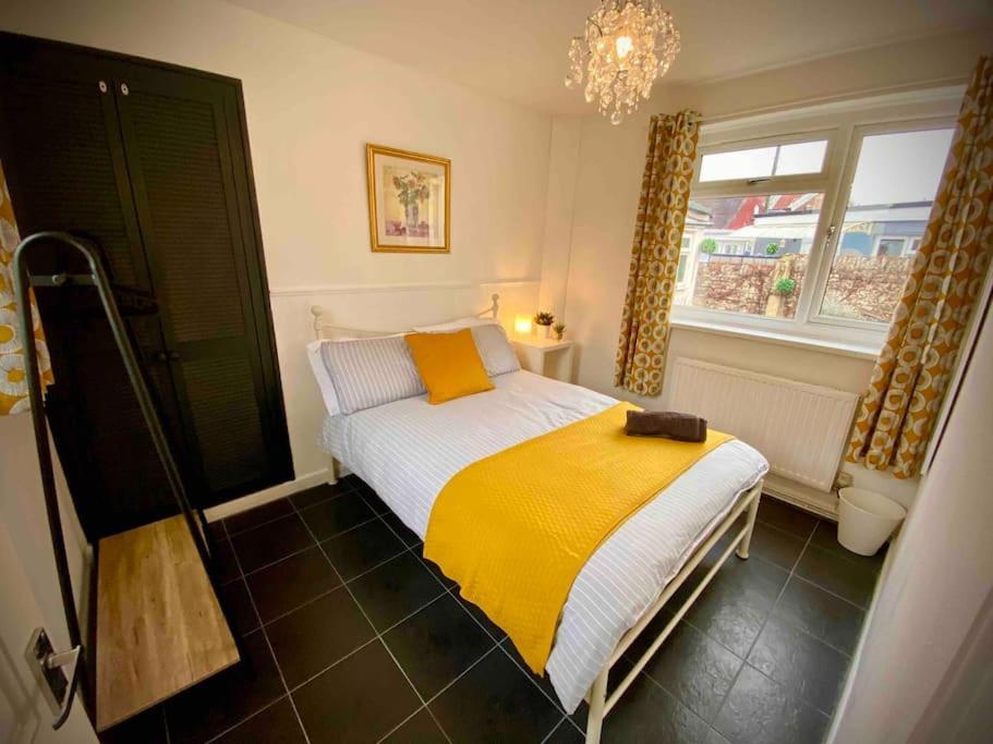 Brickworks - 2 Bedrooms, 15 Mins Walk To The Centre, With Garden 卡迪夫 外观 照片