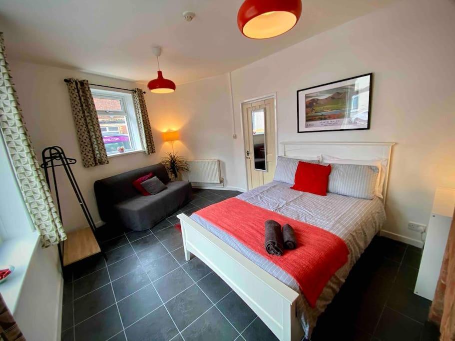 Brickworks - 2 Bedrooms, 15 Mins Walk To The Centre, With Garden 卡迪夫 外观 照片
